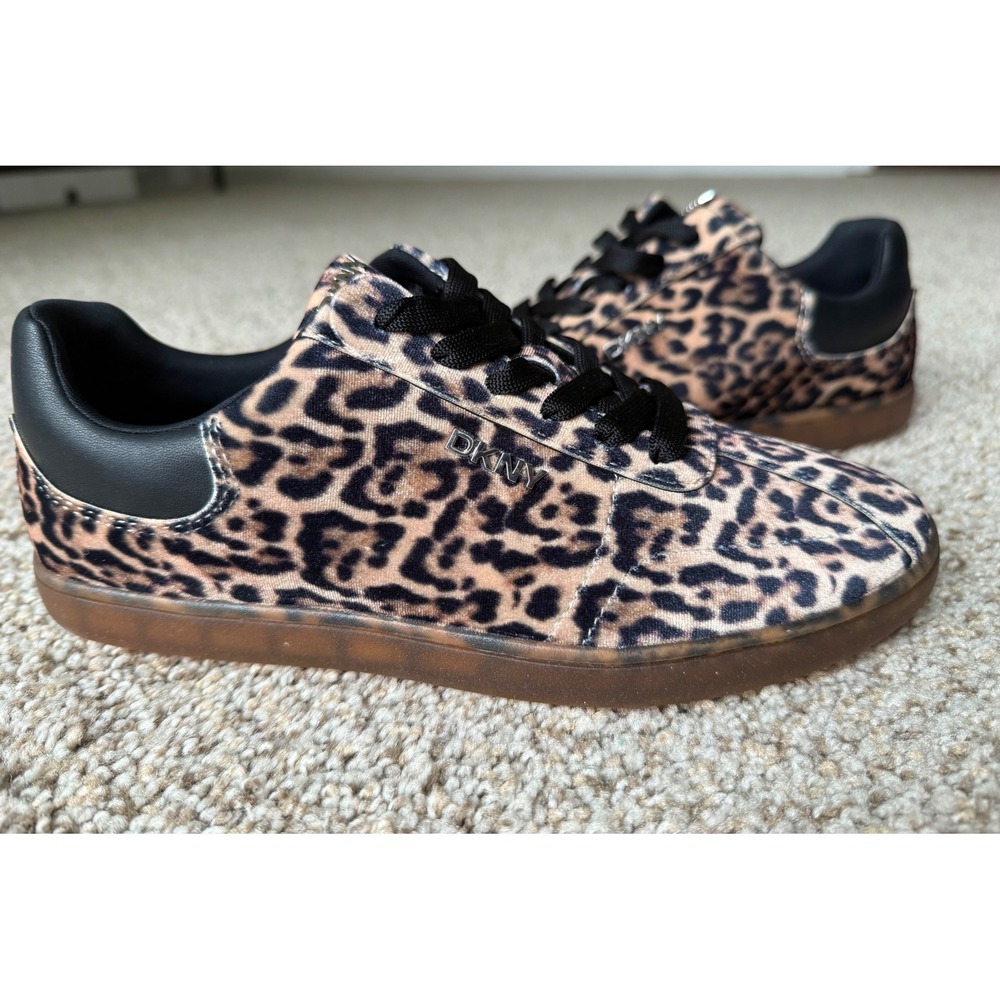 NEW DKNY‎ animal Print Sneakers rubber Sole Low Top velvet Shoes size 7.5